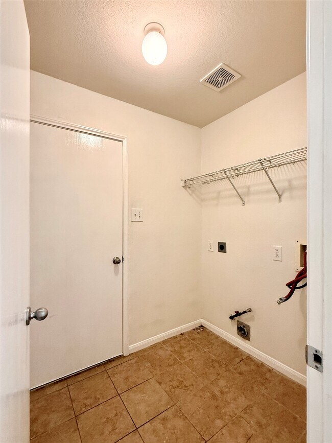 Building Photo - 16127 Cole Bridge Ln