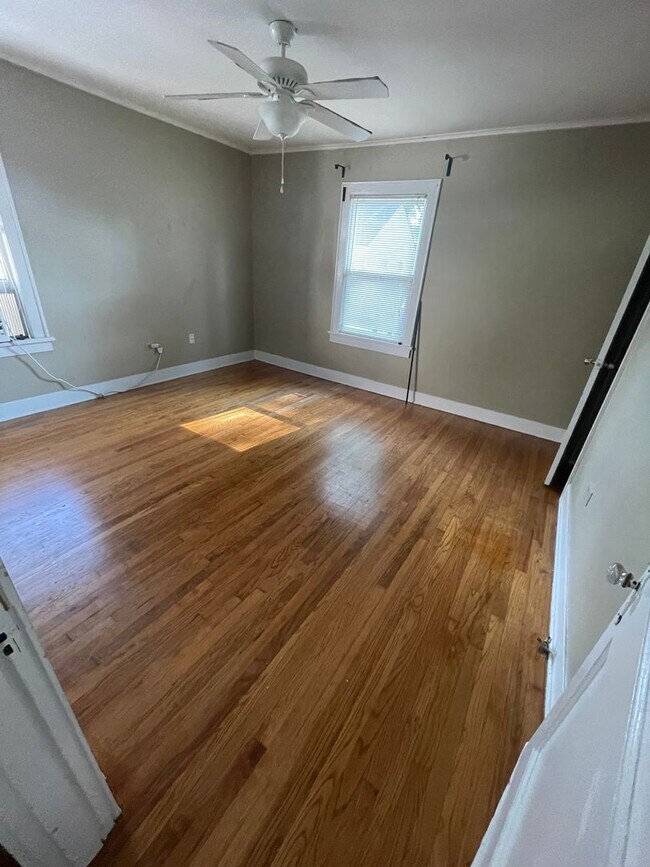 Building Photo - 2 Bedroom Apartment in Highland!