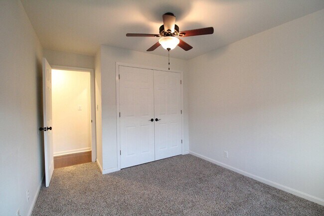 Building Photo - 102 Chesterfield Ln