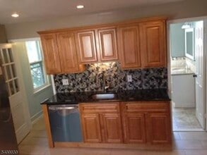 Building Photo - 169 Walnut St