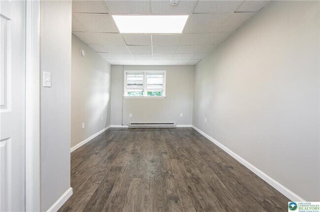 Building Photo - 1240 Pembroke Rd