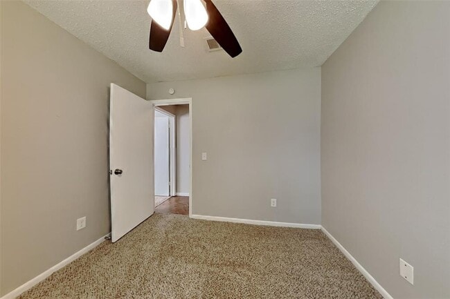 Building Photo - 22722 Brafferton Ln