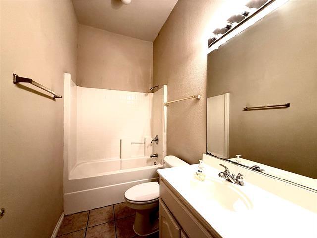 Building Photo - 8832 Fayetteville Dr