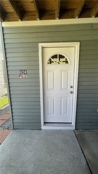 Building Photo - 424 W 7th Ave