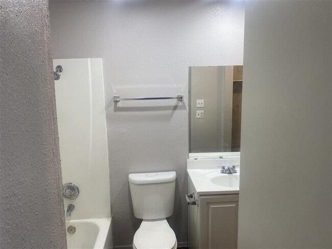 Building Photo - 1407 Churing Dr