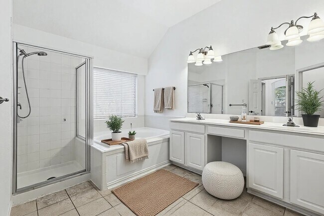 Building Photo - 7835 Stone Oak Ct