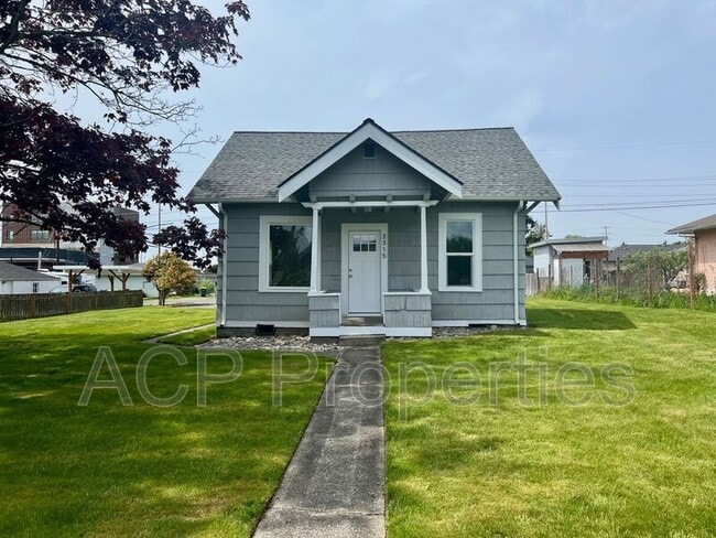 Primary Photo - 2315 Queen St