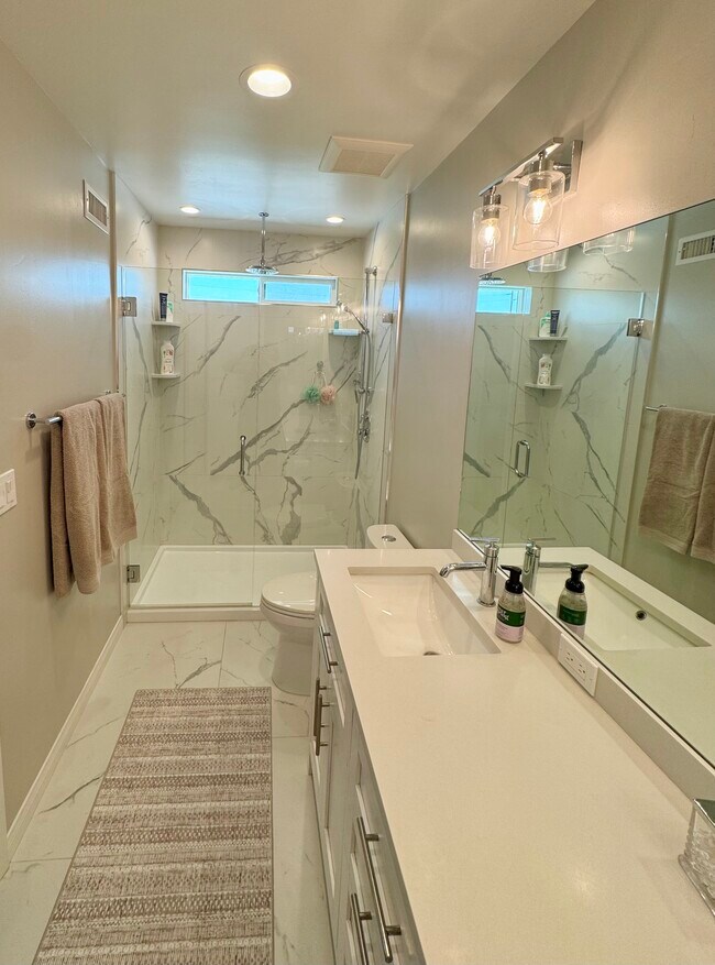 Building Photo - 10692 Braverman Dr