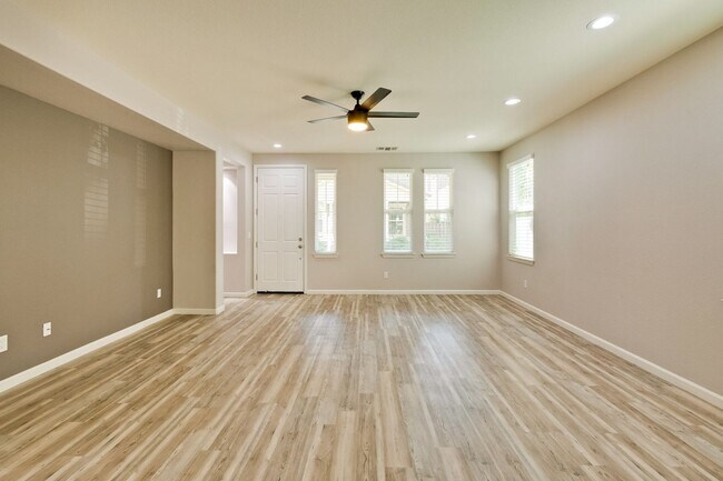 Building Photo - 309 Rayos Del Sol Dr