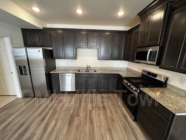 Building Photo - 23588 E Ida Dr