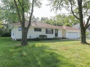 Building Photo - This stunning three-bedroom, two full-bath home was fully remodeled in 2024 and is move-in ready