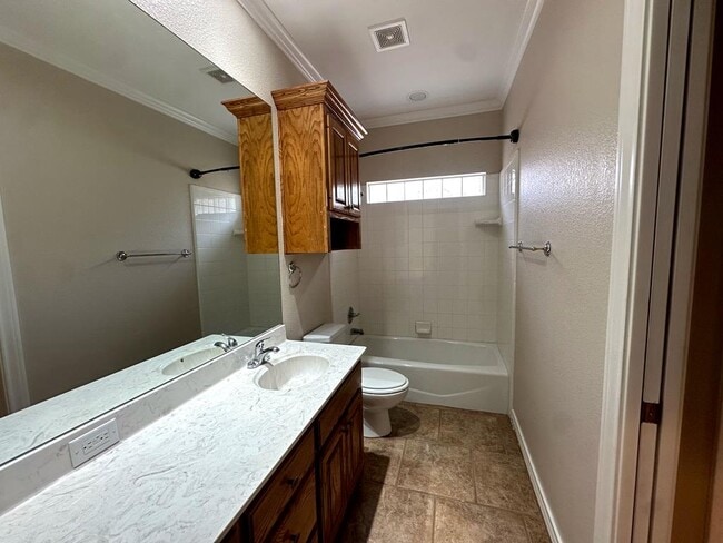 Building Photo - 401 Springwood Ct