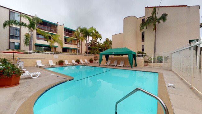 Building Photo - Fully Furnished Condo in La Jolla!! 2 Bedr...