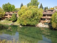 Building Photo - Whitefish River furnished 2/2.5 Townhome