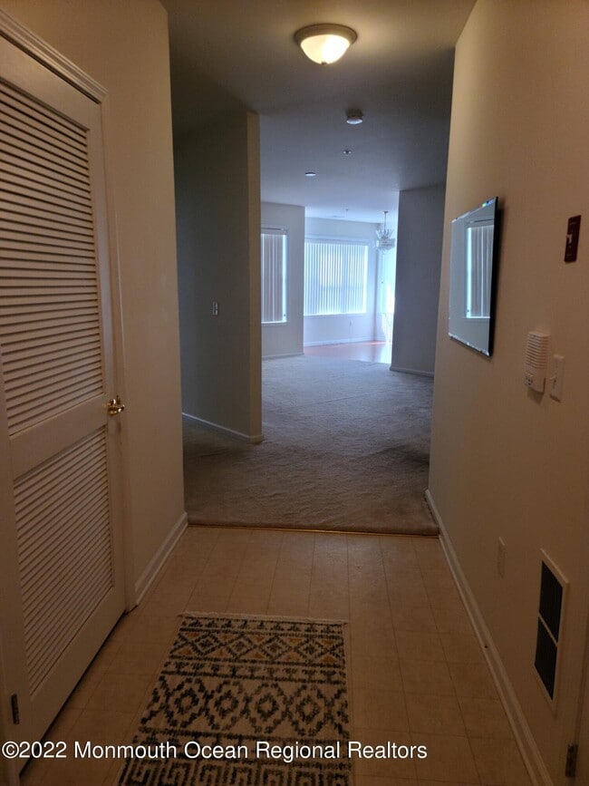 Building Photo - 211 Mill Pond Way