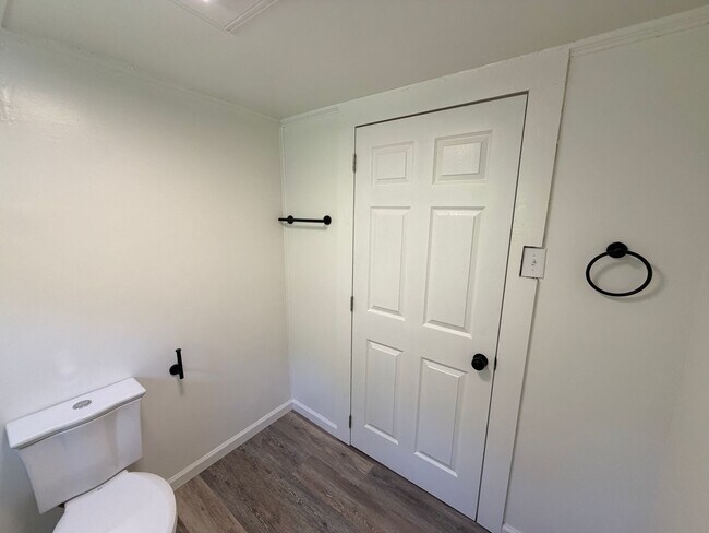 Building Photo - Hamptonville - HWY 901 - 3 Bedroom/ 1 Bathroom