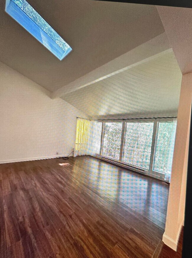 Building Photo - Amazing Sudden Valley Rental