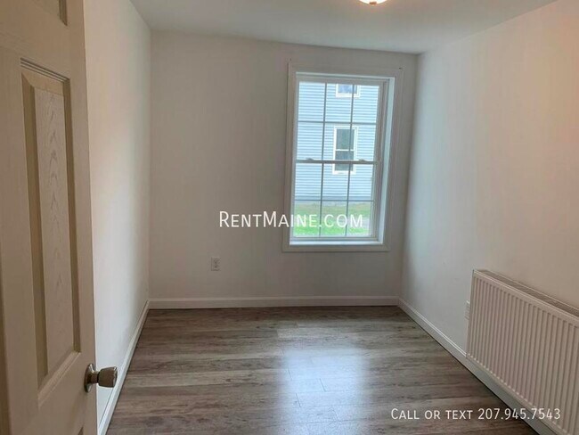 Building Photo - 27 Margin St