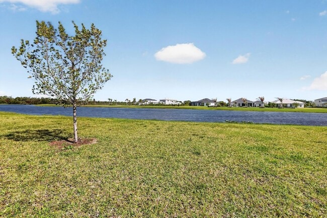 Building Photo - 20160 SE Bridgewater Dr
