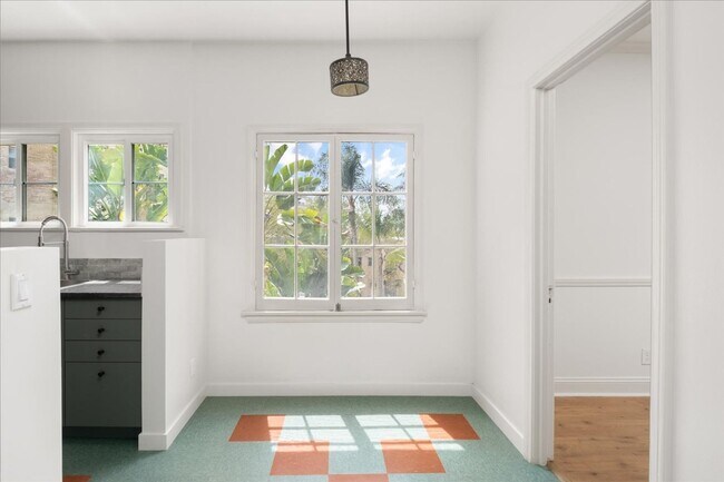 Building Photo - Emmet Terrace Triplex