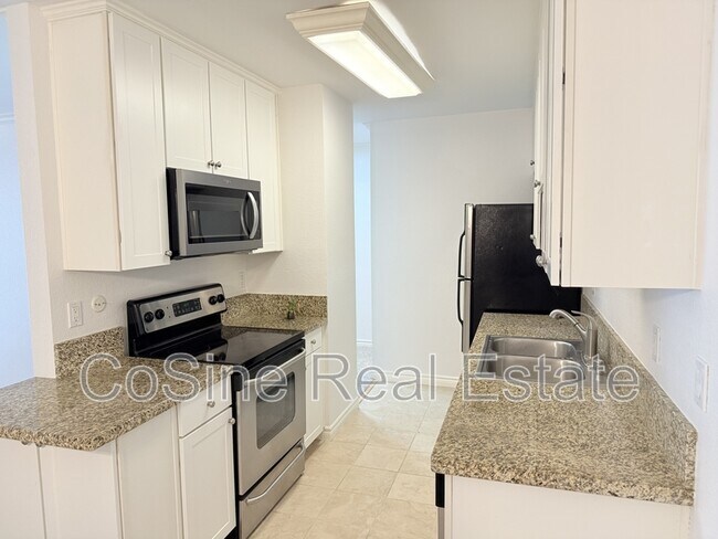 Building Photo - 9959 Azuaga St