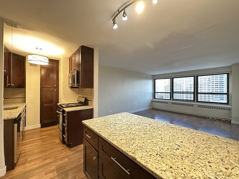 Building Photo - 4180 N Marine Dr