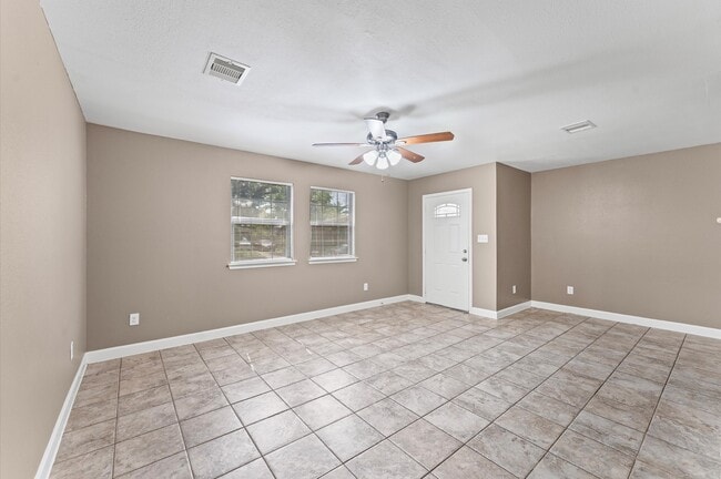 Building Photo - 5107 Gren St