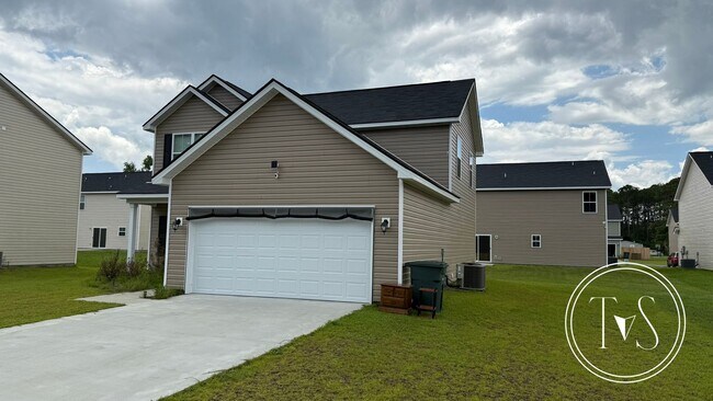 Building Photo - RATE DROP ALERT! (was $2600/month)