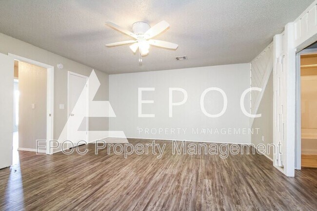 Building Photo - 2621 SW 99th St