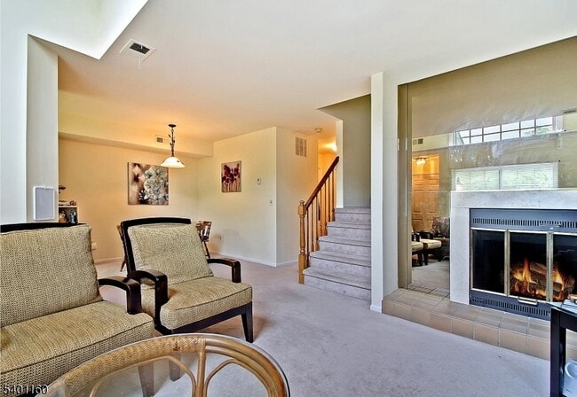 Building Photo - 62 Bentley Ct