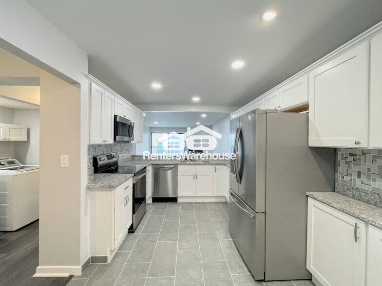 Building Photo - 2325 Sea Shell Rd