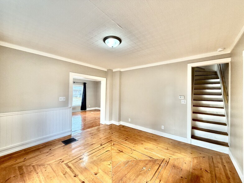 Building Photo - 955 10th St