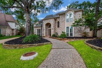 Building Photo - 807 Herdsman Dr