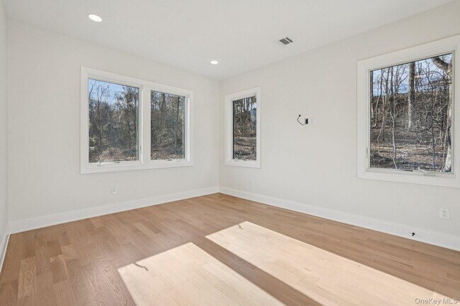 Building Photo - 400 Phillips Hill Rd