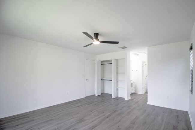 Building Photo - 13055 Albright Ct