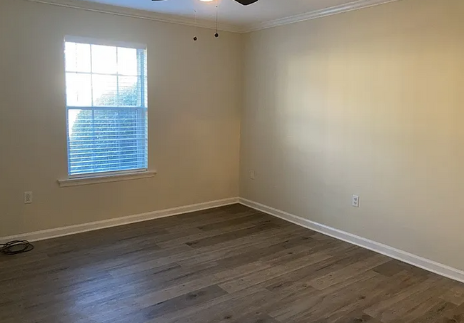 Building Photo - 1 Bedroom in Greenville