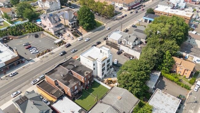 Building Photo - 330 Washington Ave