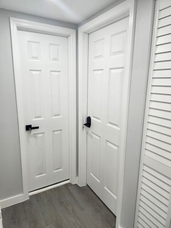 Building Photo - Kissimmee Street Apartments