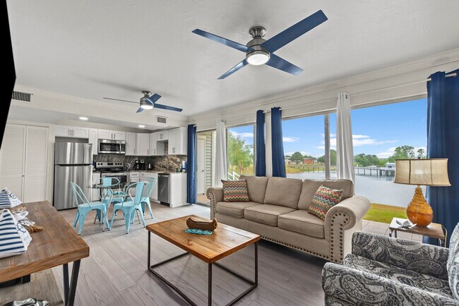 Primary Photo - 4000 Gulf Terrace Dr