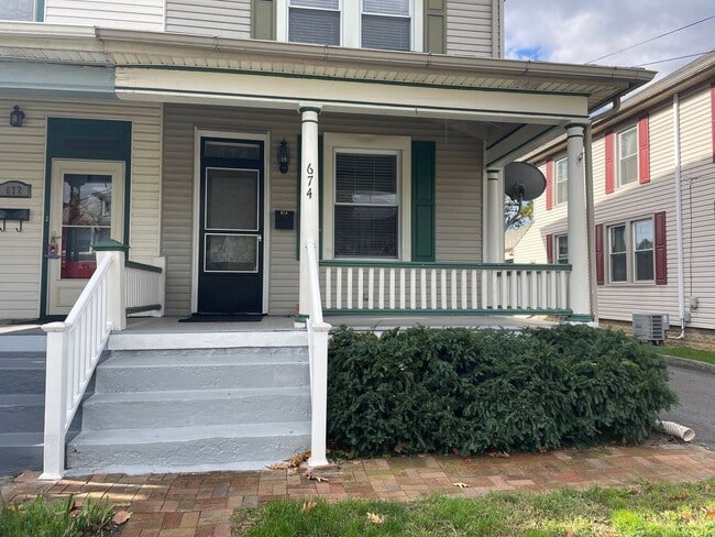 Building Photo - Spacious 3 Bedroom Townhome in Mount Joy -...