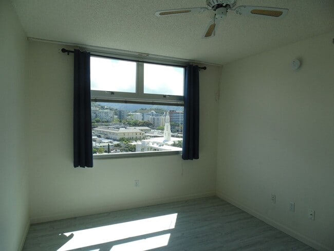 Building Photo - Newly renovated 1 bedroom, 1 bath, 1 parking in Makiki!