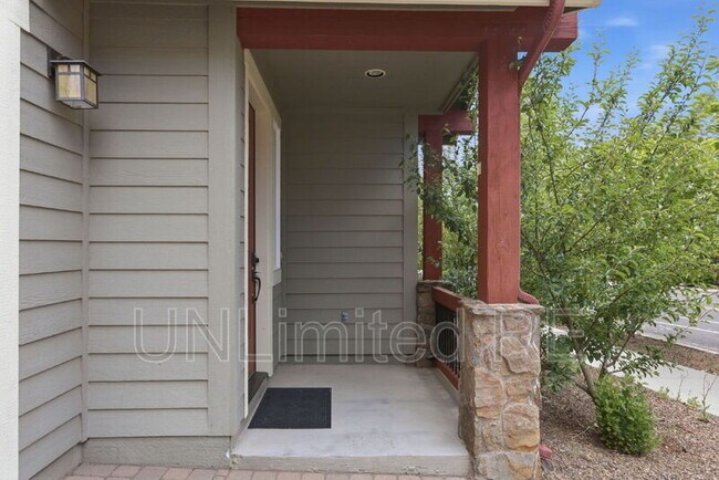 Building Photo - 2907 W Presidio Dr