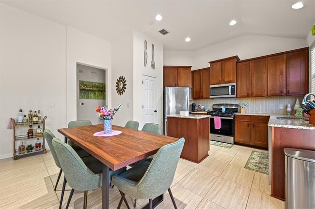 Building Photo - 9515 Tanager Way