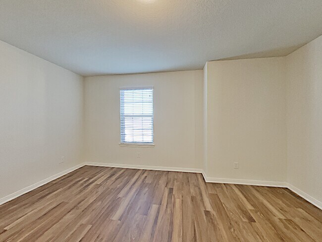 Building Photo - 6731 Sabinal