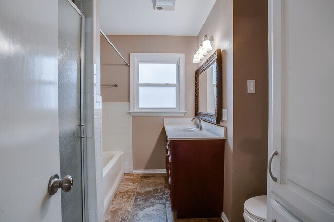 Building Photo - Pre leasing for fall 2026! 4/2 in Tech Terrace