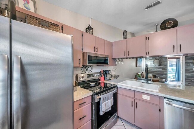 Building Photo - 6421 Drexel Dr