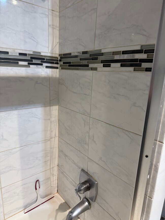 Building Photo - 39 Tina Cir