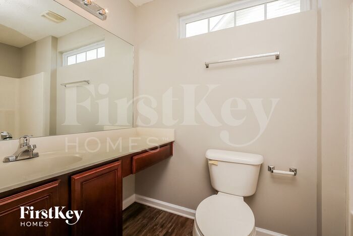 Building Photo - 1044 Lakewalk Dr