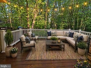 Building Photo - 9929 Hemlock Woods Ln