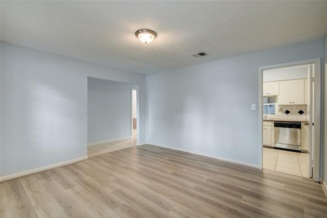 Building Photo - 11427 Newbrook Dr